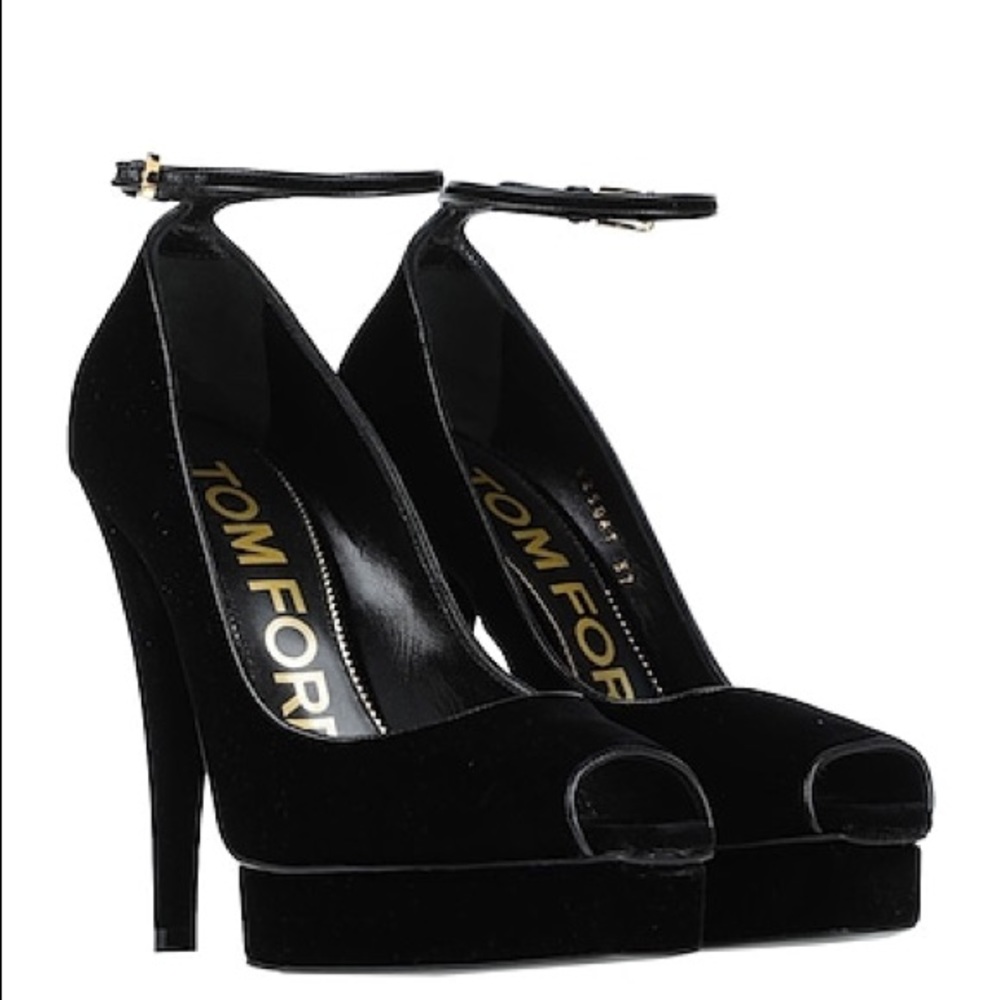 Tom Ford Pumps, Black Viscose Leather, Size 36. With dust bags and box.